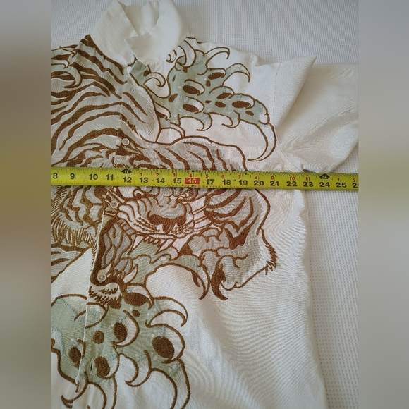 Bershka Men's Beige Graphic Shirt Size S - Picture 4 of 8